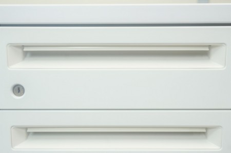 オカムラ アドバンスシリーズ 168両袖机〔左3段(ファイル2段)・右3段(ファイル1段)〕