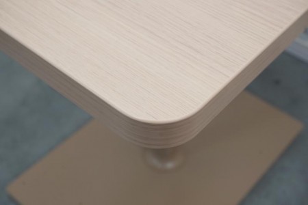 コクヨ フランカ 角テーブル〔ベージュ脚、ウェルナチュラル天板〕