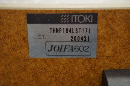 イトーキ スレントシリーズ 1845フォールディングテーブル2台セット〔幕板付、ブラック・幕板・脚〕