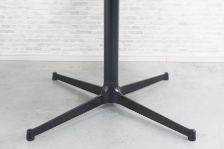 円テーブル〔1200Φ、ブラック脚、木目天板〕