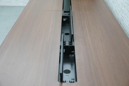 内田洋行 レムナ 3212テーブル〔ブラック・CE脚、配線ユニット付〕