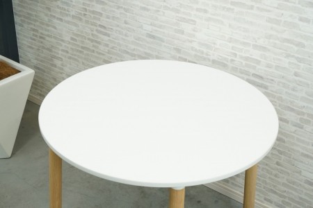 イトーキ ウーノ 円テーブル〔900Φ、木脚、ホワイト天板〕