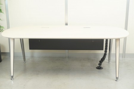 オカムラ プリシードシリーズ 2110テーブル〔スチール製ブラック幕板、ナチュラル色天板〕