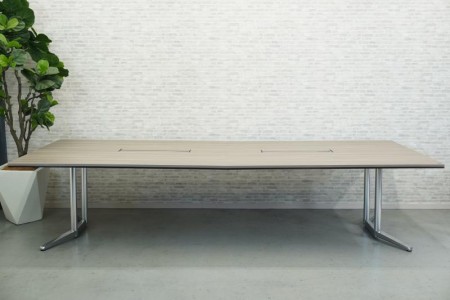 オカムラ ラティオII 3212テーブル〔ポリッシュ脚、天板同色配線ユニット付〕