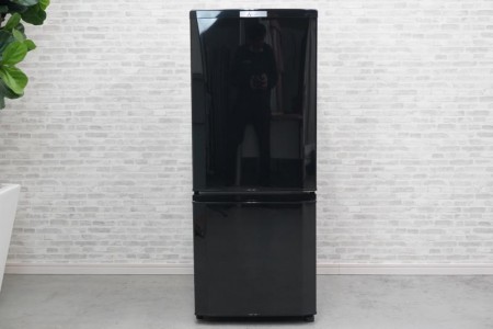 三菱 冷凍冷蔵庫〔2ドア、146L、右開き、ブラック〕