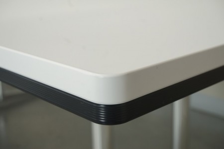 オカムラ ラティオIIシリーズ 3612テーブル〔ポリッシュ脚、配線ユニット付、ホワイト色天板〕