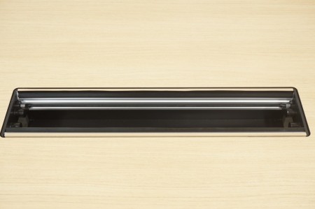オカムラ ラティオIIシリーズ 3612テーブル〔塗装脚、配線ユニット付、ナチュラル色天板〕
