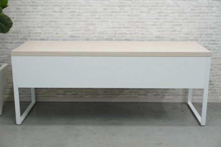 オカムラ アルトピアッツァ 1860テーブル〔片面テーブルタイプ、コンセント付〕
