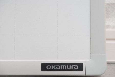 オカムラ 4380 ホワイトボード〔壁掛、W900、暗線入〕