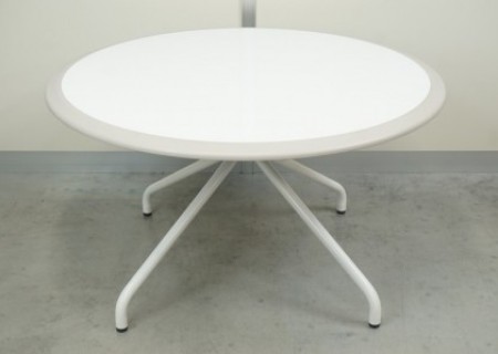 イトーキ スクラムシリーズ 円テーブル〔ホワイト脚、ホワイトボード天板〕