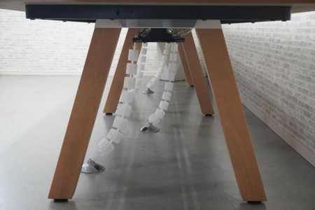 イトーキ アフィーノ 4212テーブル〔W2100×2、木製脚、配線ユニット付、マットホワイト天板〕