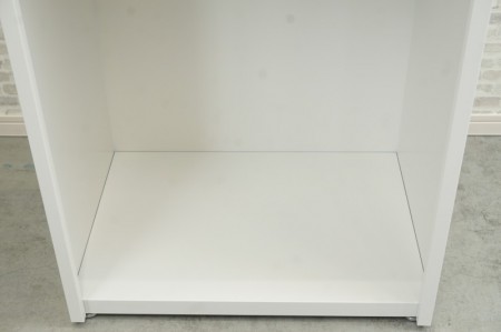 イトーキ 無人インフォメーションカウンター〔W600、半透明樹脂天板〕