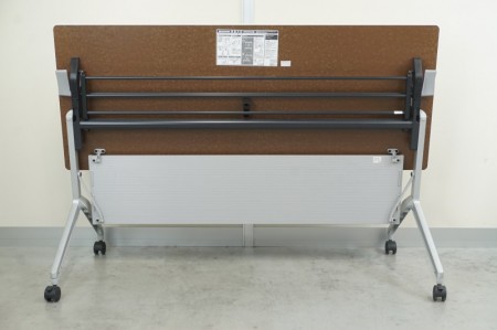 コクヨ リーフラインシリーズ 1560フォールディングテーブル4台セット〔幕板・棚付、ホワイト天板〕