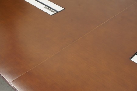 オカムラ ラティオIIシリーズ 3212テーブル〔ポリッシュ脚、配線ユニット付、ダークブラウン突板〕