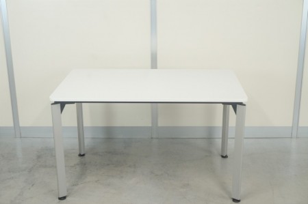 イトーキ DEシリーズ 1275テーブル〔4本脚、ホワイト色天板〕