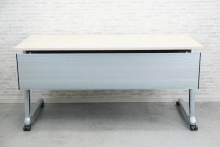オカムラ インターアクト プロ 1560フォールディングテーブル〔幕板付、プライズウッドライト天板〕