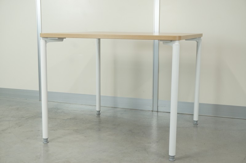 イトーキ コムネット エーディシリーズ 角テーブル〔W900、ホワイト脚、ナチュラル色天板〕