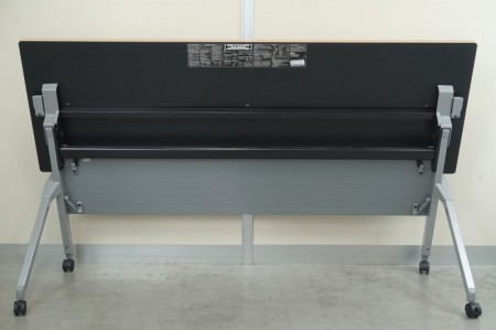 オカムラ フラプターシリーズ 1860フォールディングテーブル 6台セット〔幕板付、ナチュラル天板〕