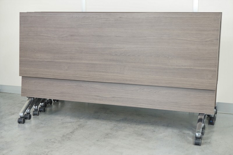 コクヨ コンフェスト 1860フォールディングテーブル4台セット〔ポリッシュ脚、幕板(木製)・棚付〕