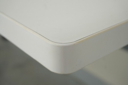 オカムラ フラプターシリーズ 1560フォールディングテーブル〔幕板付、ホワイト色天板〕