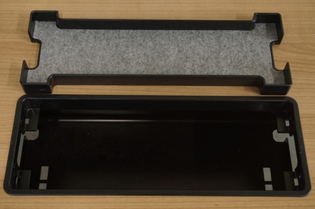 コクヨ ビエナ 1875テーブル〔ブラック脚、配線ユニット付〕
