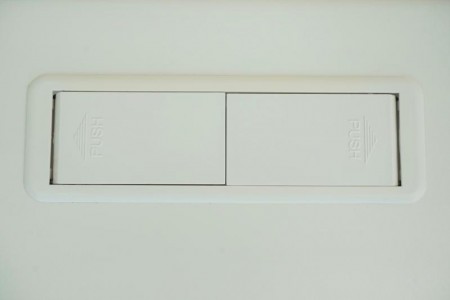 イトーキ CZ 107片袖机〔3段袖:ファイル1段、ホワイト天板〕