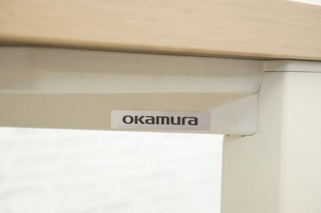 オカムラ アプションフリー2シリーズ 1470ワークテーブル〔センター引出・配線ユニット付〕