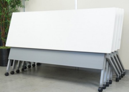 オカムラ フラプターシリーズ 1860フォールディングテーブル〔幕板付、ホワイト色天板〕