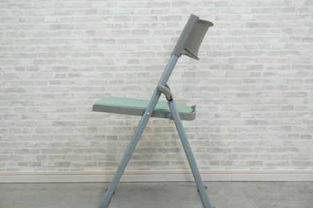 オカムラ 8168A パイプ椅子〔背・座パッドタイプ〕
