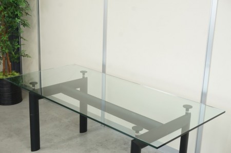 ル・コルビジェ LC-6シリーズ ガラステーブル〔H680・W1800、ガラス天板〕