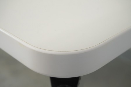 イトーキ DEシリーズ 1575テーブル〔4本脚、ホワイト色天板〕
