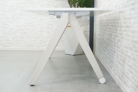 コクヨ デイズテーブル ウッドチルト 1580テーブル〔天板フラップ式〕