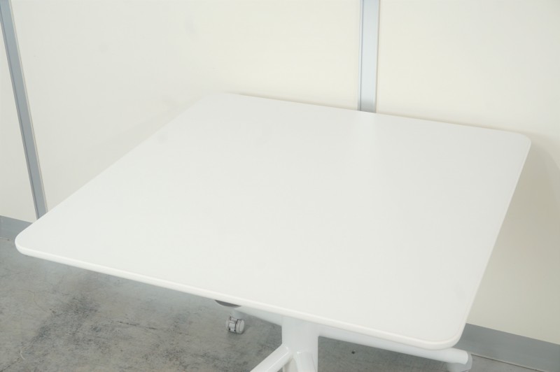 イトーキ ソレイユシリーズ 角テーブル〔W900、フルスペックタイプ、ホワイト脚、ホワイト天板〕