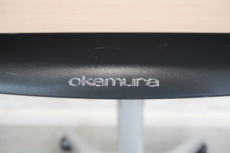オカムラ ライズフィットIIシリーズ 昇降テーブル〔シルバー脚、角型・ナチュラル色天板〕